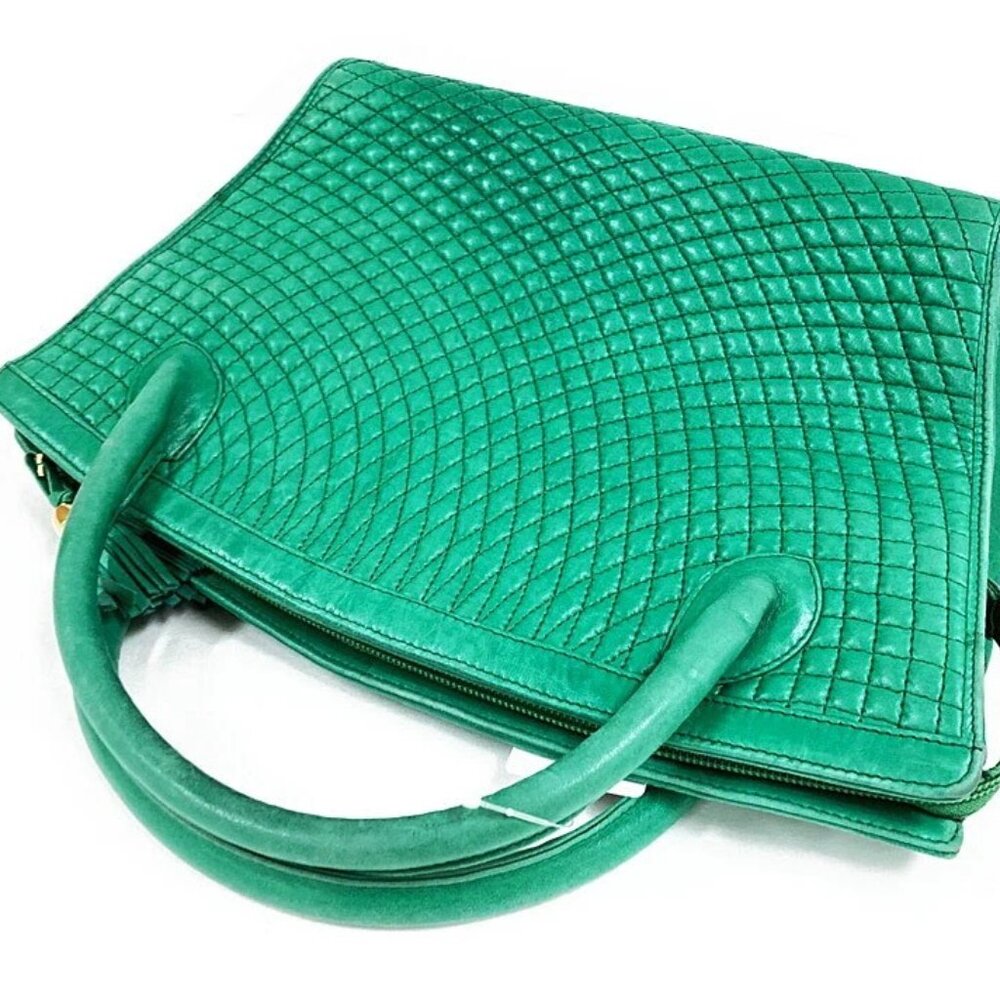 BALLY Matelasse Leather Handbag Green With Bag Used Popular Item 5244. - Picture 2 of 8